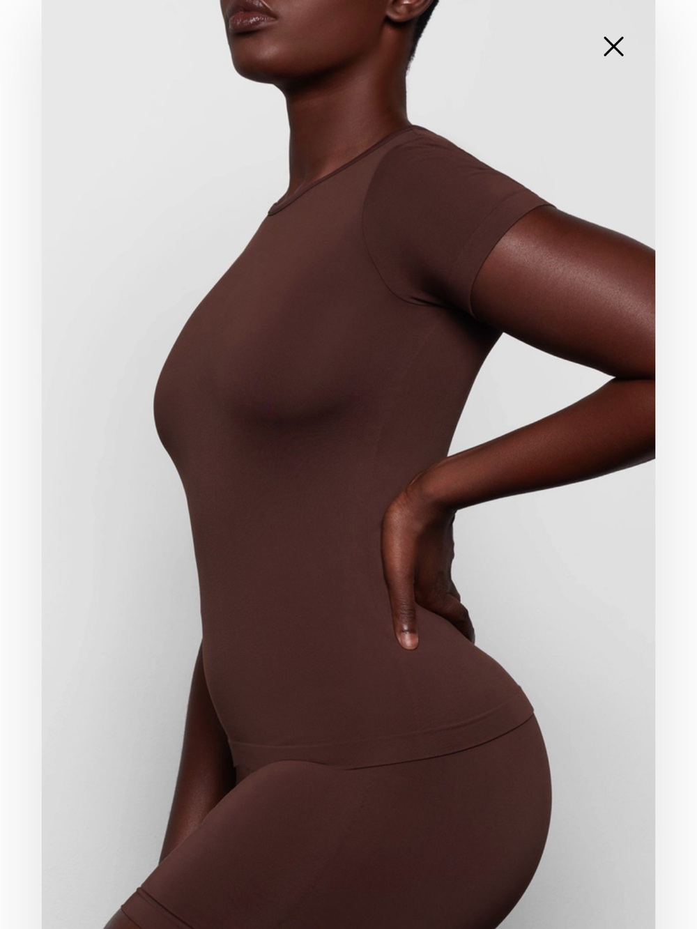 SKIMS Soft Smoothing Seamless T-Shirt in Cocoa